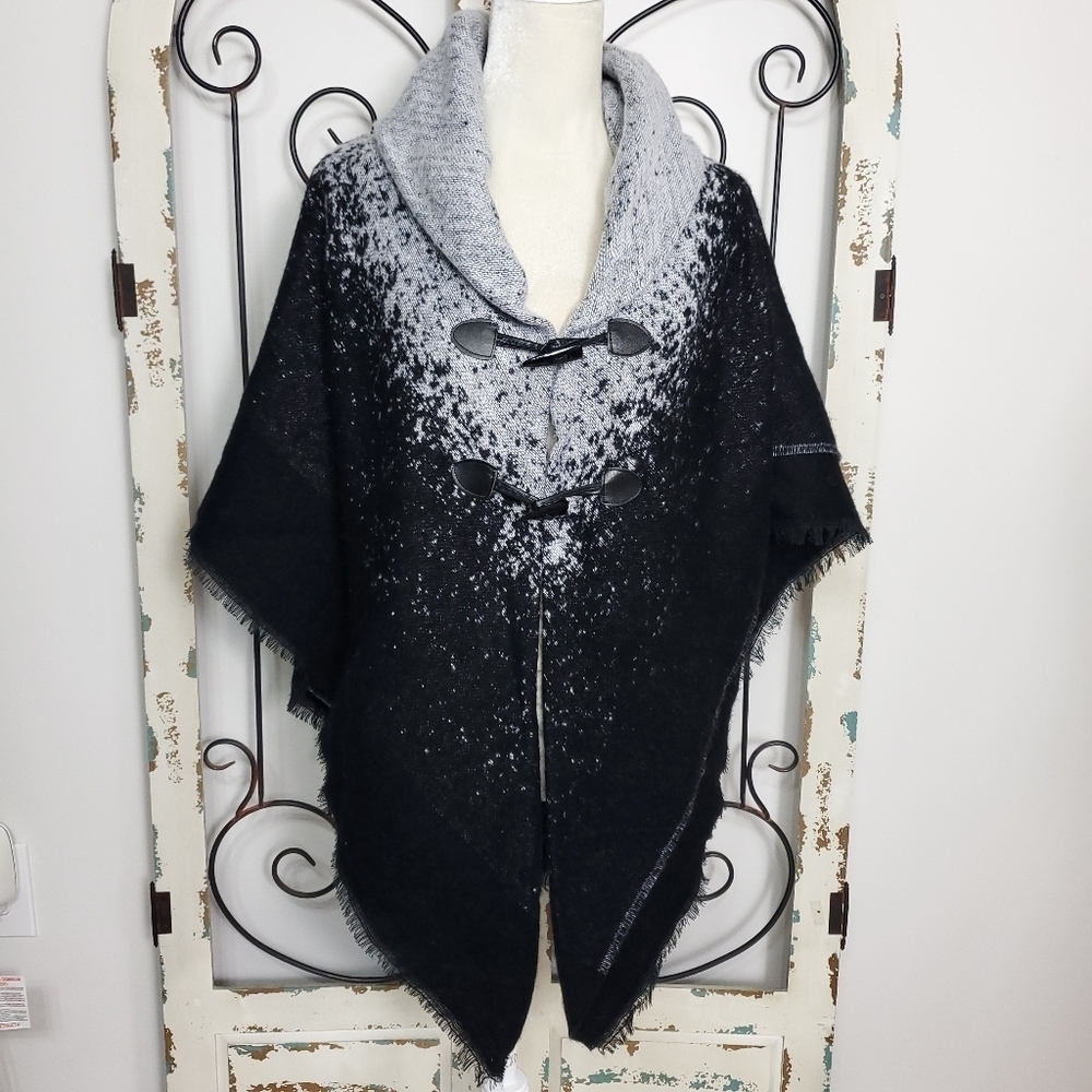 Modena soft knit shawl NWOT